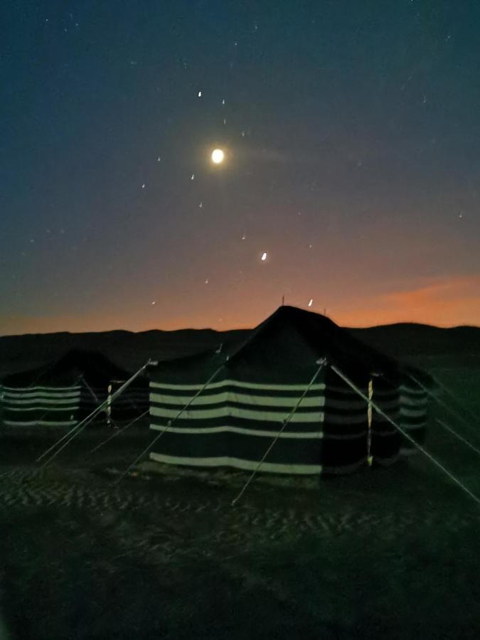 Camping Desert Wonders Camp Ḩawīyah